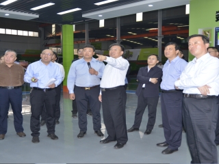 山東省畜牧獸醫(yī)局于永德局長一行來到意美特調(diào)研全省畜牧業(yè)高質(zhì)量發(fā)展現(xiàn)場(chǎng)會(huì)的籌備情況